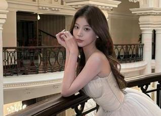 来“92吃瓜”在线留言，登录之后能不能感受到一丝莫名的期待呢？
