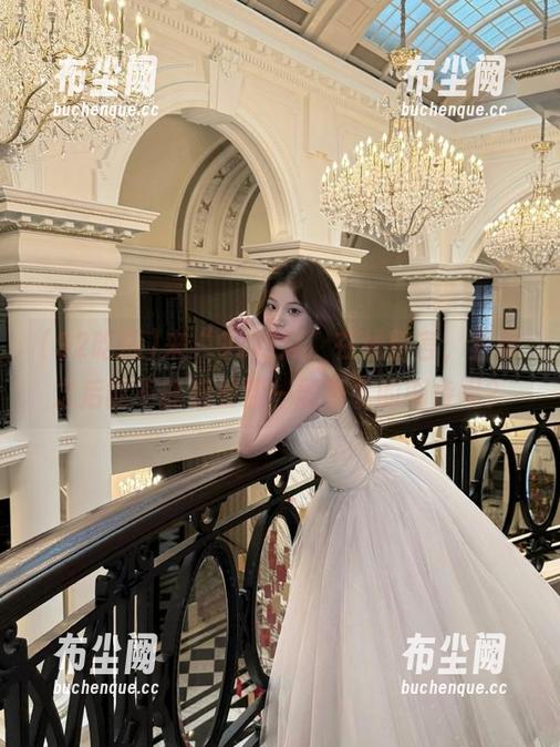 来“92吃瓜”在线留言，登录之后能不能感受到一丝莫名的期待呢？