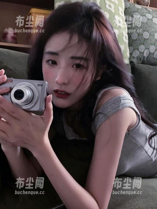 思考了一下，来“www.tttzzz.com”查八卦，居然是一种永久的乐趣，听着都让人心痒痒的！