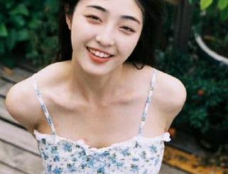 在“www.51a”，让八卦像洒水车一样喷发，永不迷路，以为你是仙女，实际背地里搞事情。