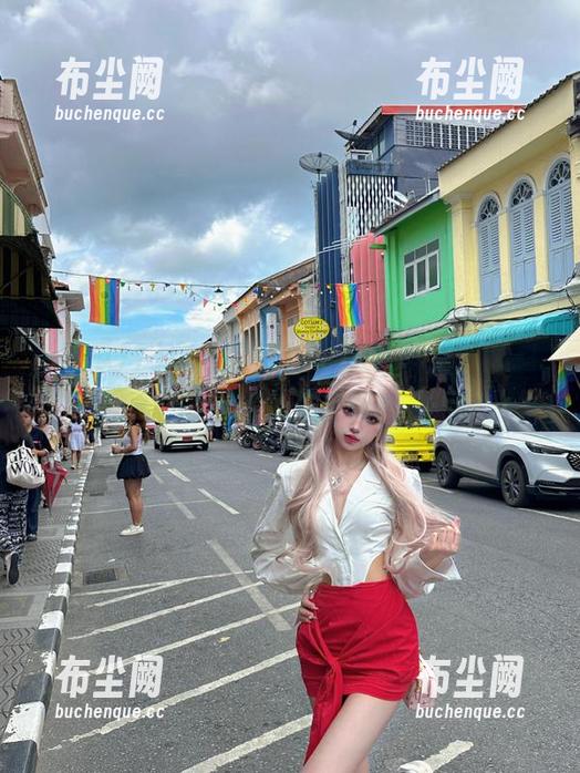 在‘吃瓜17’微信群里，爆料的线路永不停歇！