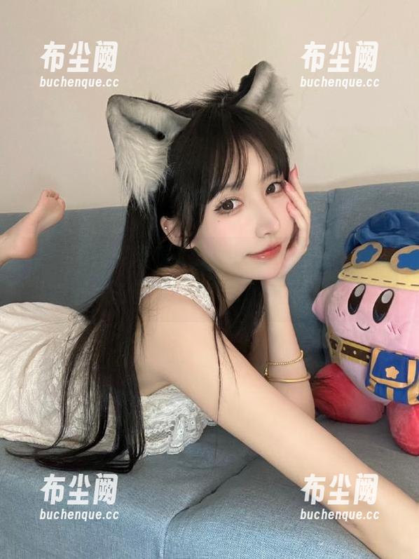 观看“吃瓜列表”，馋得我跟在小路边似的，一颗瓜在心底打转。
