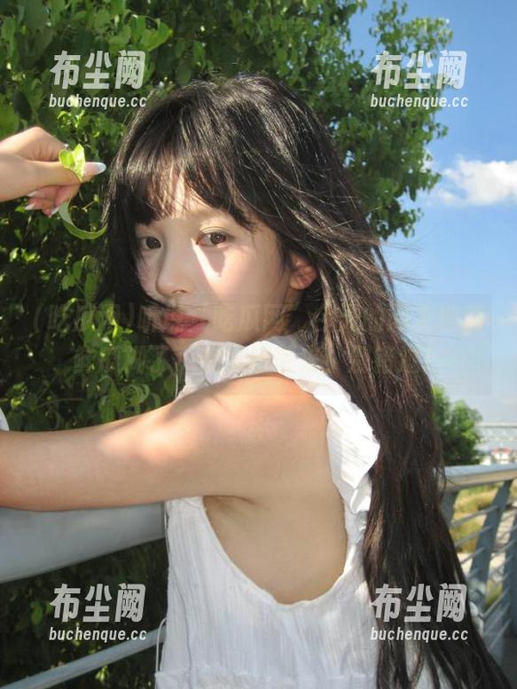 听说“吃瓜网”今天的网页被新鲜瓜糊了，快端杯茶来，别错过！