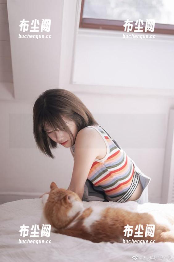 吃瓜网站又发新货，原视频太好玩了，连我家的猫都在抖！