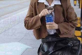 天天吃瓜网首页，今天的素材又一次让我怀疑人生...