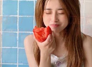 “黑料不打烊,万里长征”：iOS用户的日常八卦补给站，真香警告已启动！