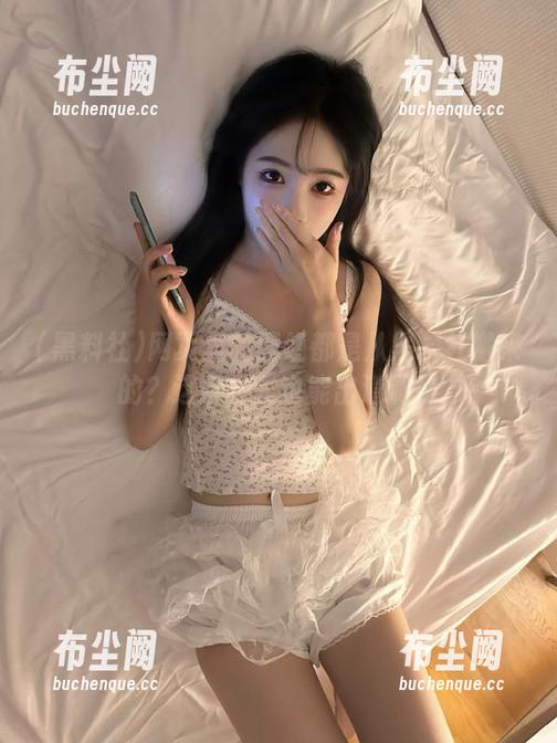 网页里的网红都是从黑料社搬来的？这条件我也能出道啊！