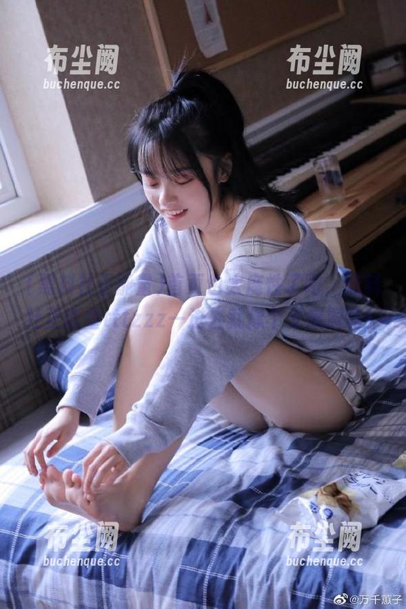 首页也太魔性了吧，黑料社正能量tttzzz一进去就像个无底洞嘛！